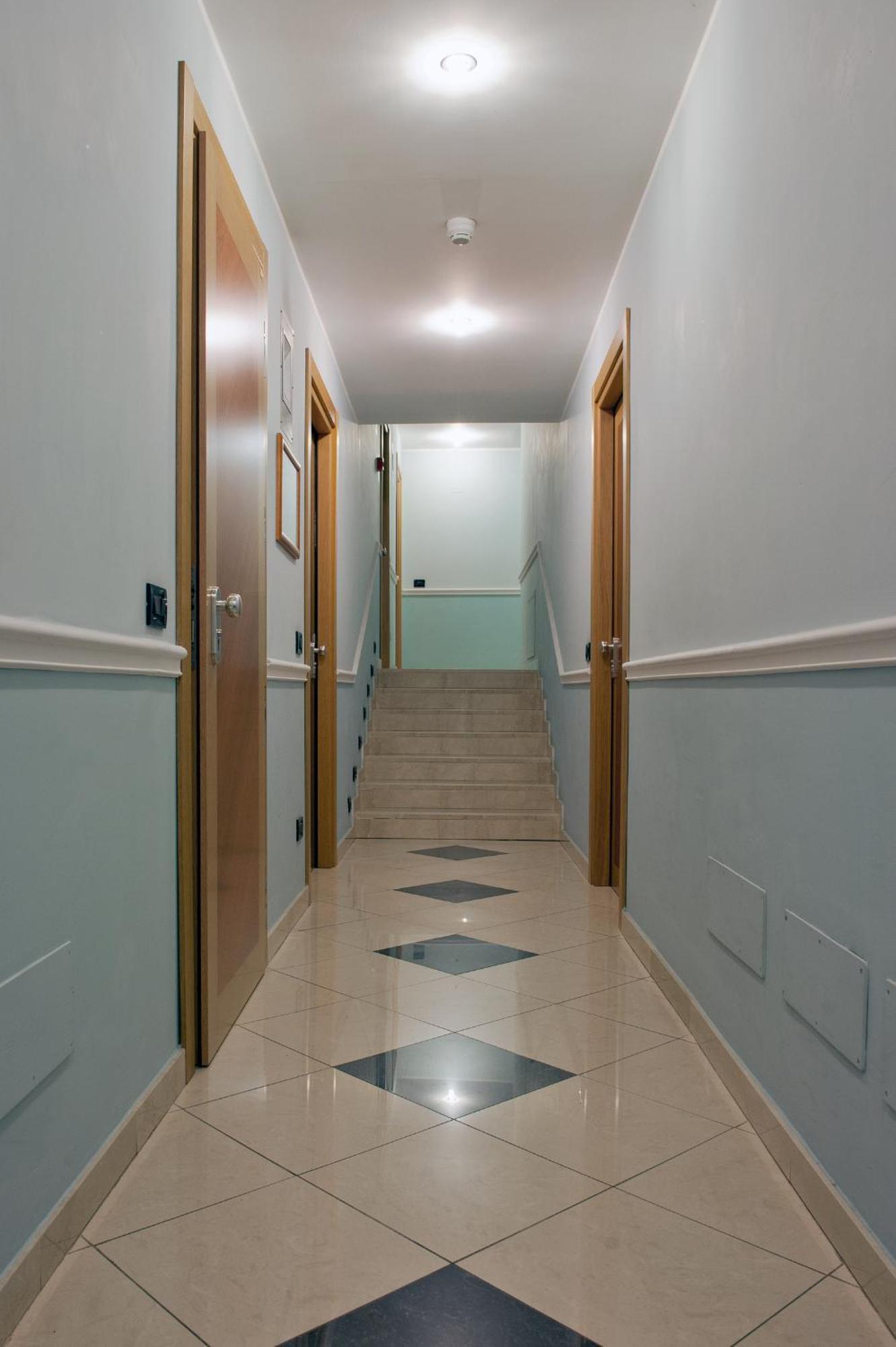 Hotel Blue Ribbon Верчели Екстериор снимка