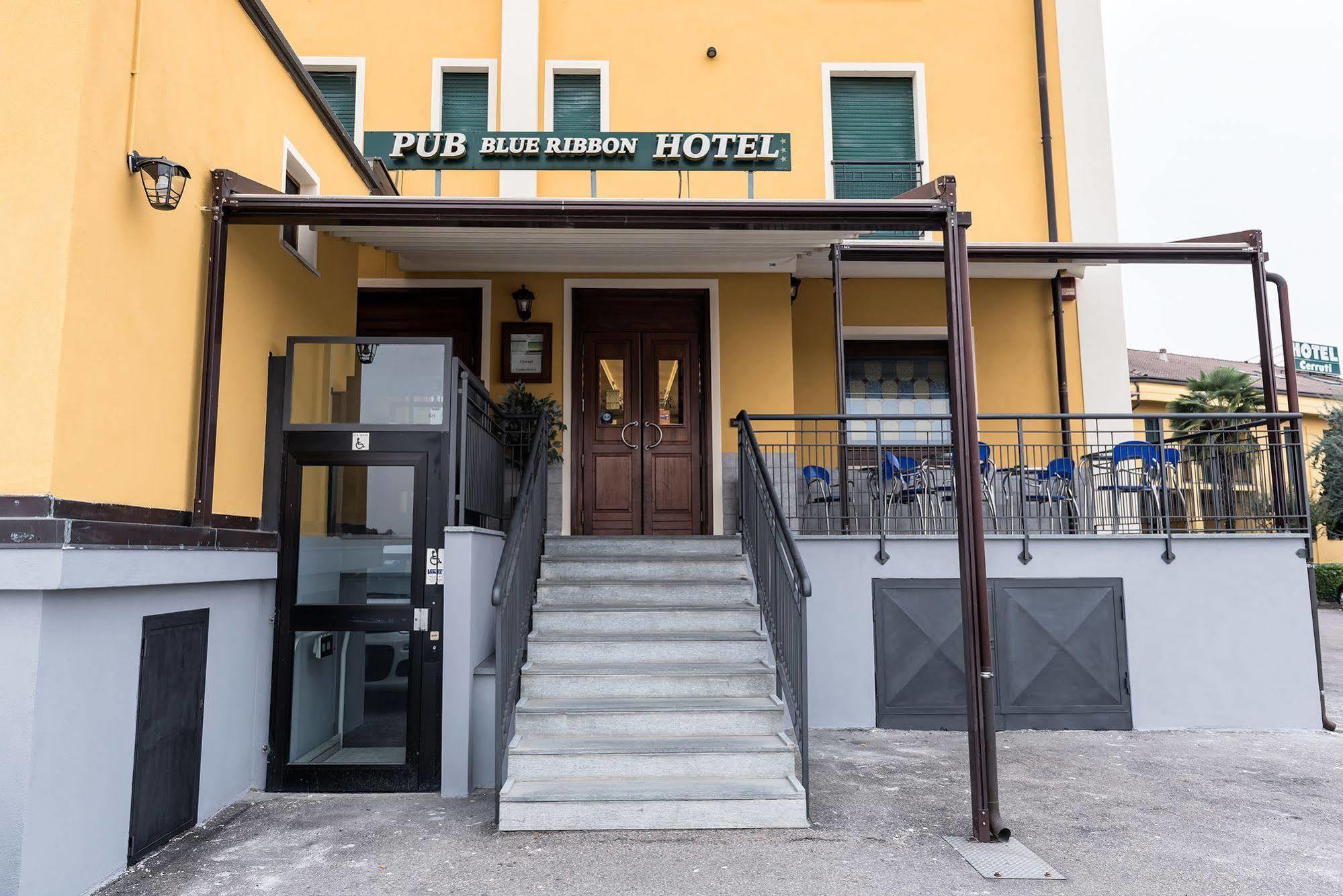 Hotel Blue Ribbon Верчели Екстериор снимка